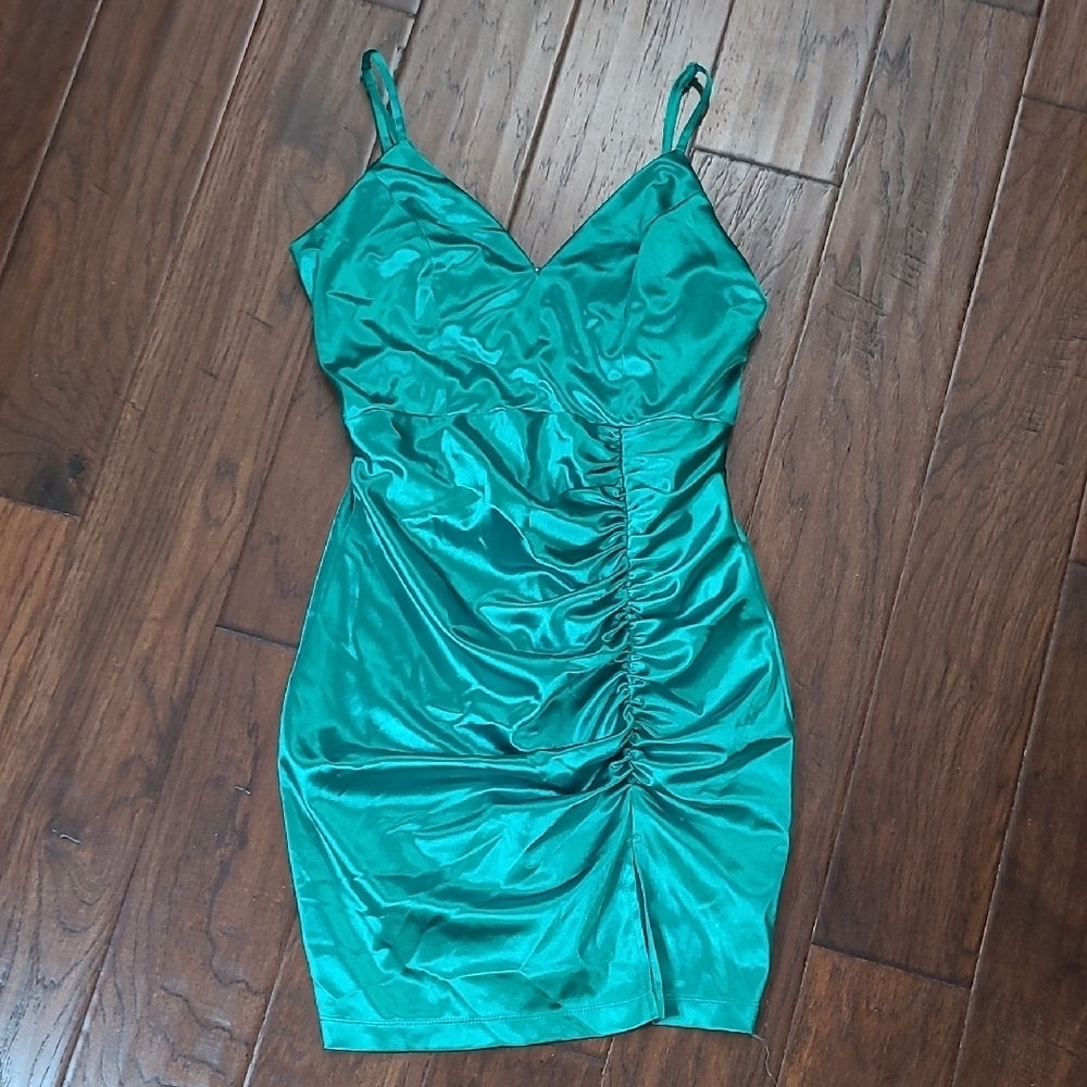NWT Emerald Sundae Green Ruched Shiny Satin Sleeveless Bodycon Dress size Large